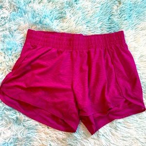 Athleta Mesh Racer Run Short 4 inch Magenta Print size Medium